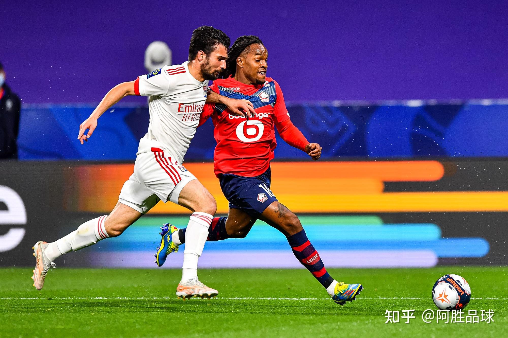 包含纽卡斯尔发布备战花絮；国际比赛日刷新队史纪录；法甲任务艰巨；训练强度明显提升的词条