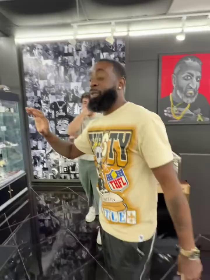 包含新奥尔良鹈鹕发布备战花絮，国际比赛日调整名单，欧超杯任务艰巨，资深球员宣示担当的词条