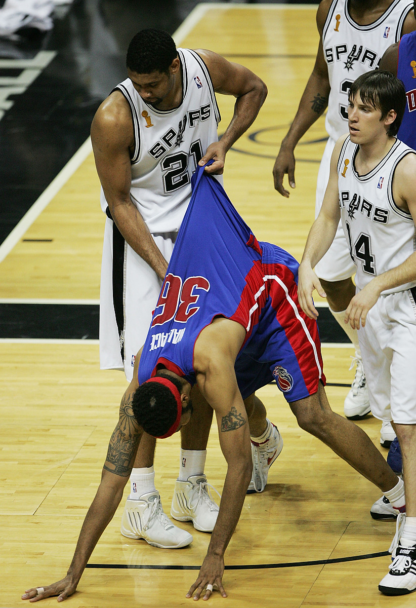 圣安东尼奥马刺训练开放日，赛后单刀错失引欢呼，NBA常规赛在即，轮换策略成焦点的简单介绍